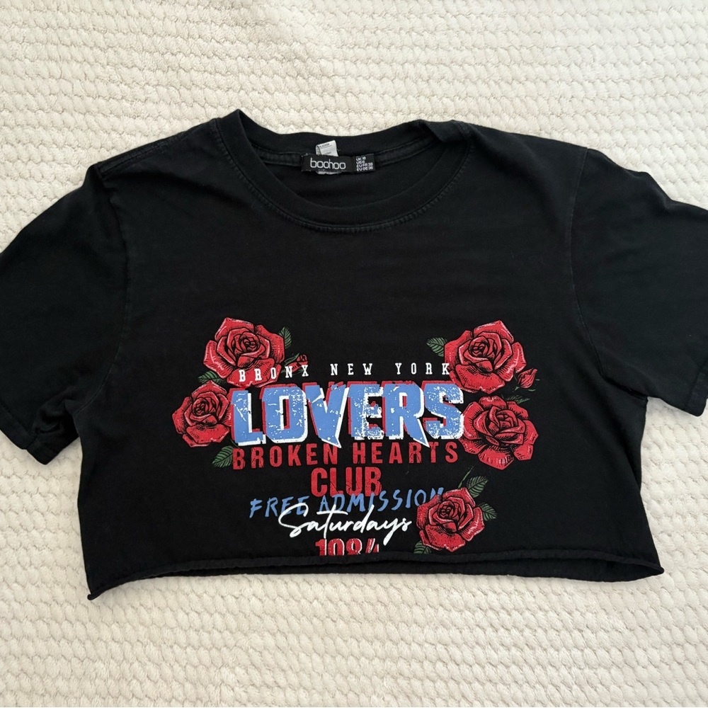 Boohoo Cropped Graphic Tee Short Sleeve